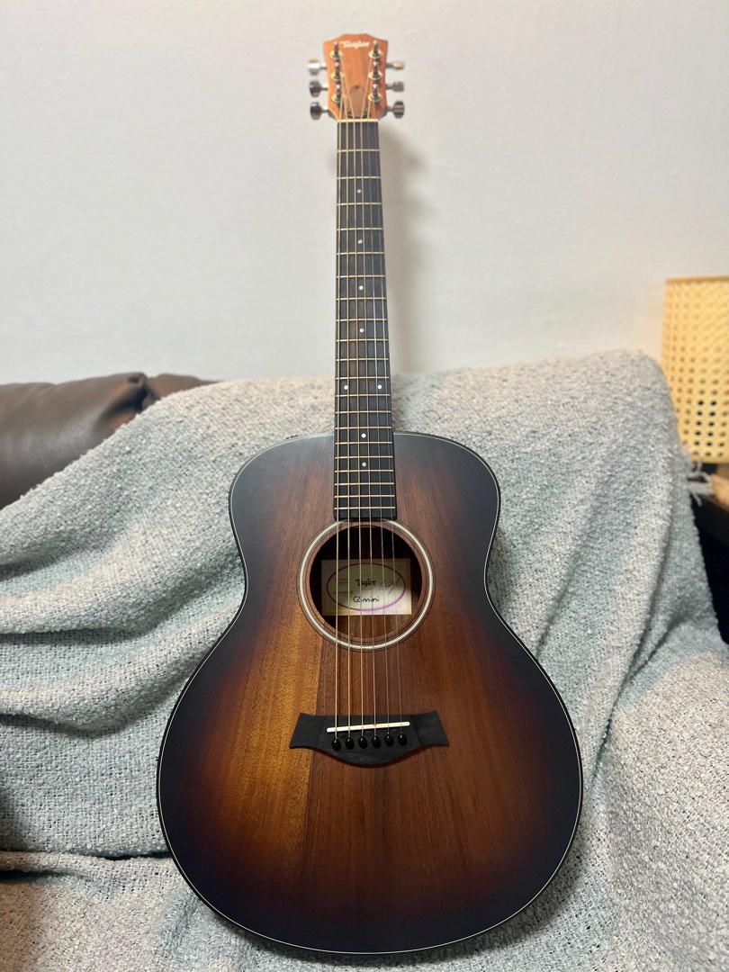 Acoustic Guitar, Hobbies & Toys, Music & Media, Musical Instruments on ...