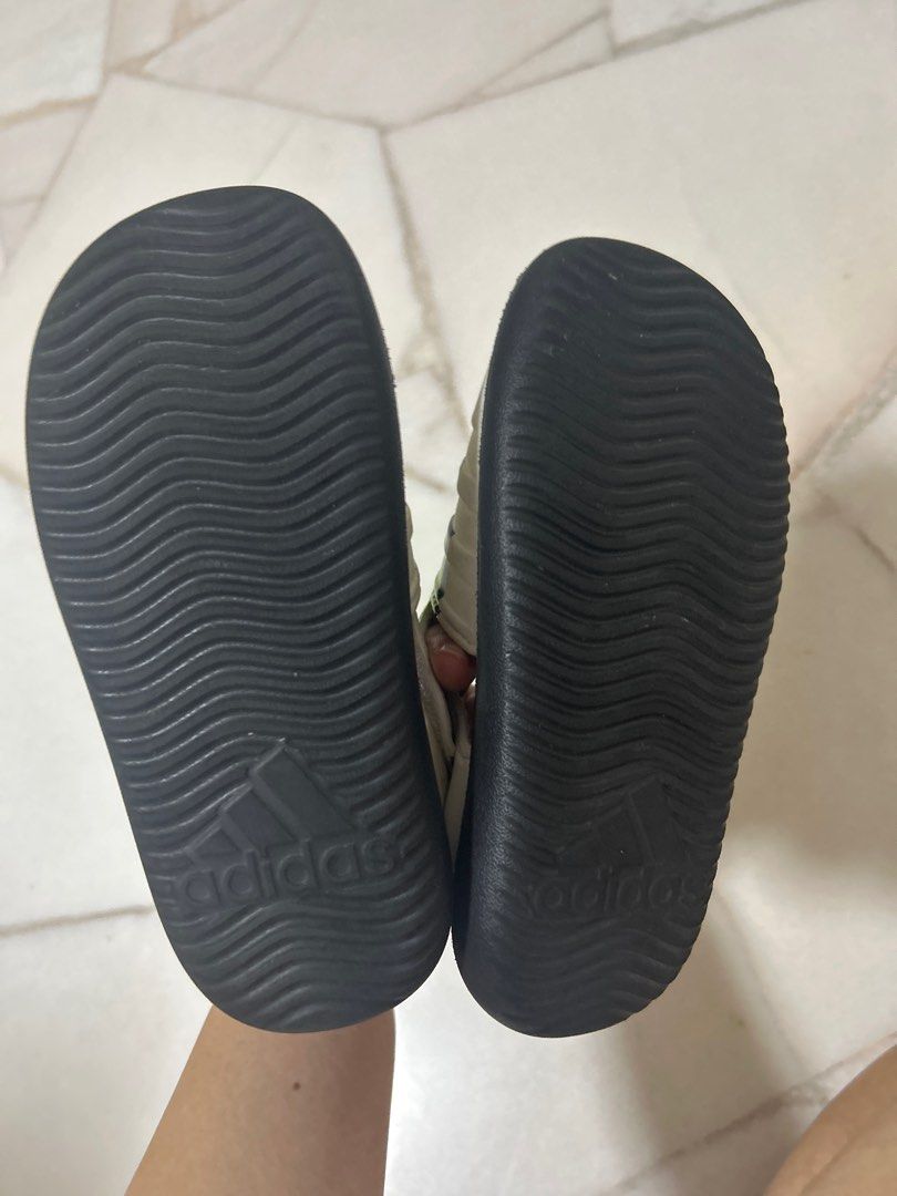 Adidas 2025 adilette buzz