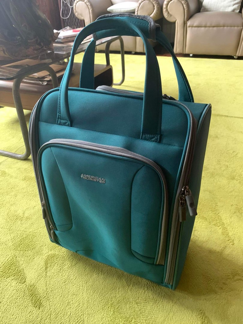 American tourister 4 kix rolling tote discount
