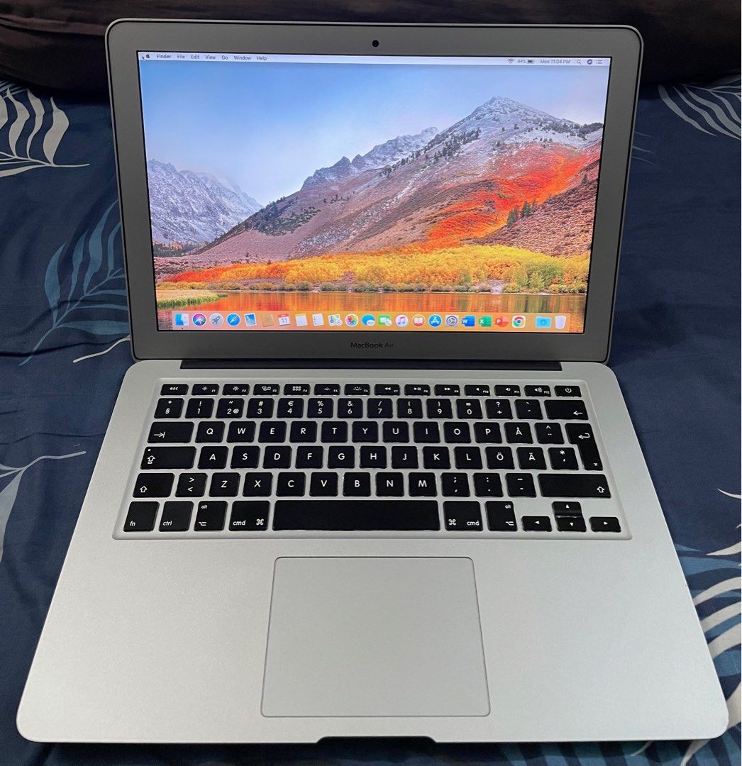 Apple MacBook Air 2017 (13.3 inch) / intel i5 / 8GB RAM / 128GB SSD / Intel  HD Display (Negotiable)