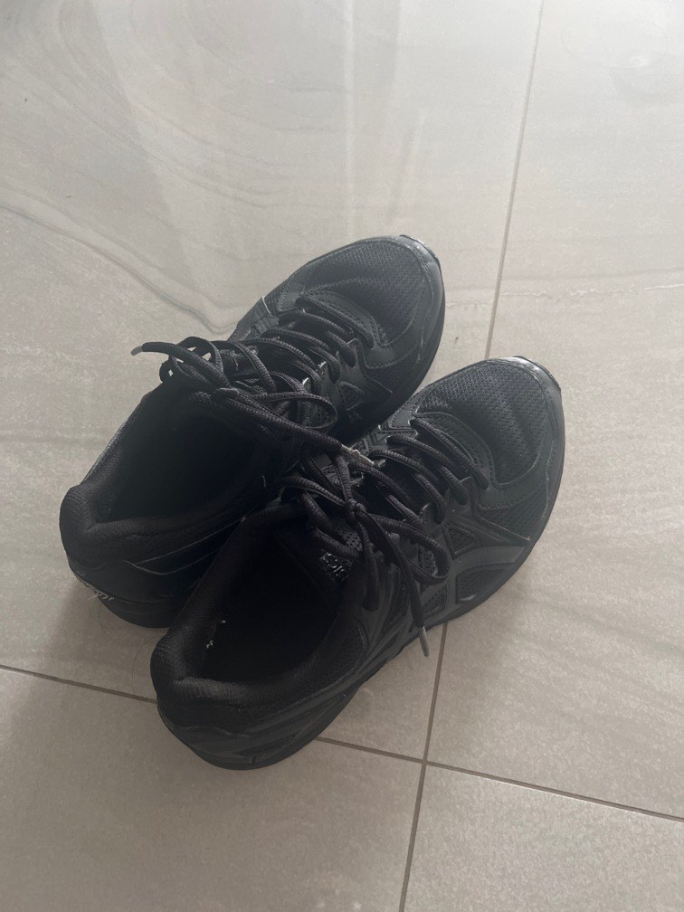 ASICS 38, Women's Fashion, Footwear, Sneakers on Carousell