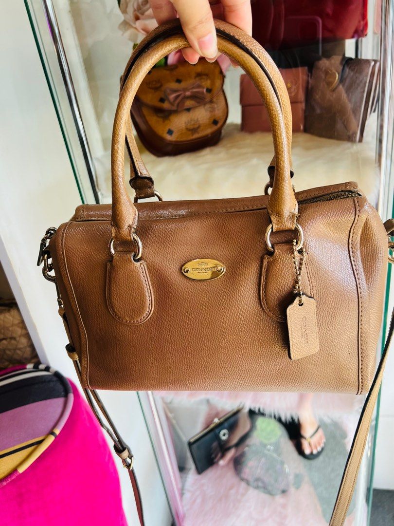 Authentic💯 Coach Boston Two Way Bag (Category: Luxury Bags & Wallets) located in Dumaguete. Submitted by lovebags.ph (Listing ID 1254242507, Image 2). Description: Color restored Nice pah in actual!.