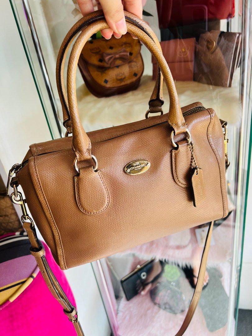 Authentic💯 Coach Boston Two Way Bag (Category: Luxury Bags & Wallets) located in Dumaguete. Submitted by lovebags.ph (Listing ID 1254242507, Image 3). Description: Color restored Nice pah in actual!.