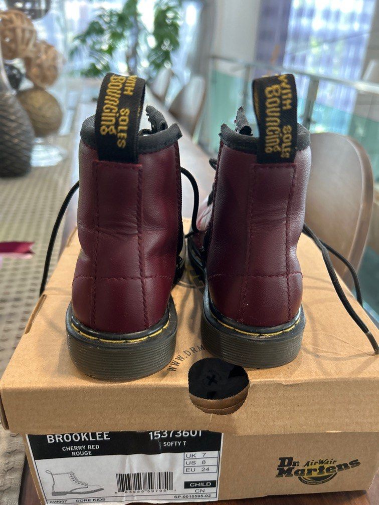 Red doc clearance martens kids