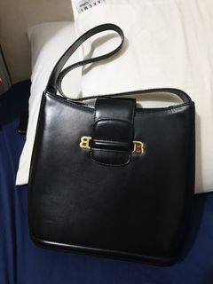 (Category: ) located in . Submitted by Mycloset (Listing ID 1254207469, Image 1). Description: .
