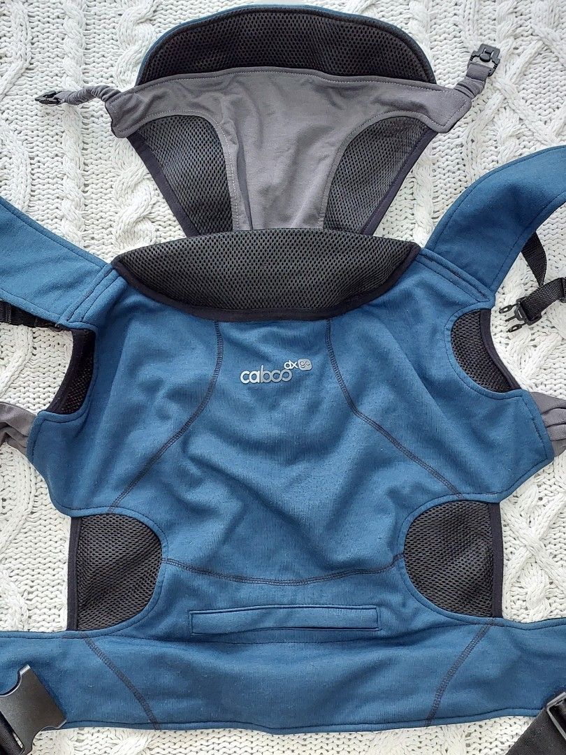 Preloved Pigeon Caboo DX Go Babies Kids Going Out Carriers Slings on Carousell