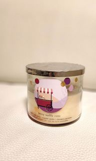 Bath and Body Works 3 wick candle - BBW Berry Waffle Cone