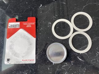 Bialetti 9 Cup filter plate and gaskets