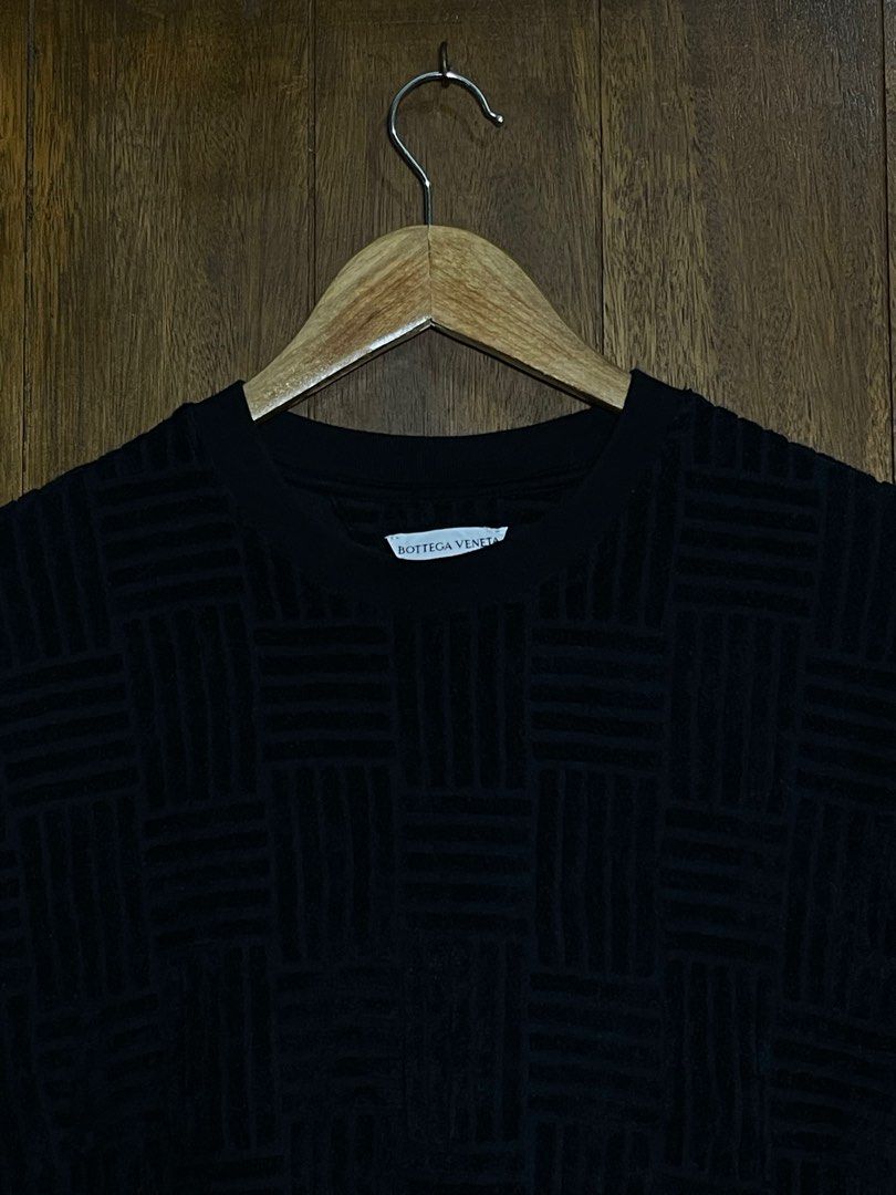 BOTTEGA VENETA (Category: Tshirts & Polo Shirts ) located in Angeles City. Submitted by alienstuff01 (Listing ID 1254084407, Image 3). Description: 22x28.
