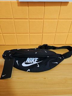 Brand New Nike Heritage Crossbody Waist Hip Fanny Pack Black Yellow  (CK0981-013)