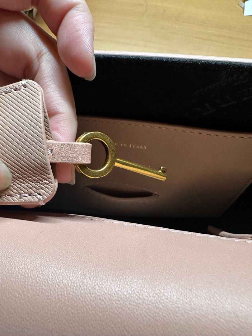 Burberry dk88 deals wallet