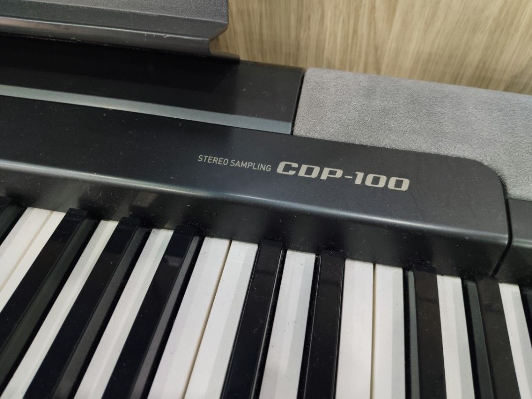 Cop 100 store piano
