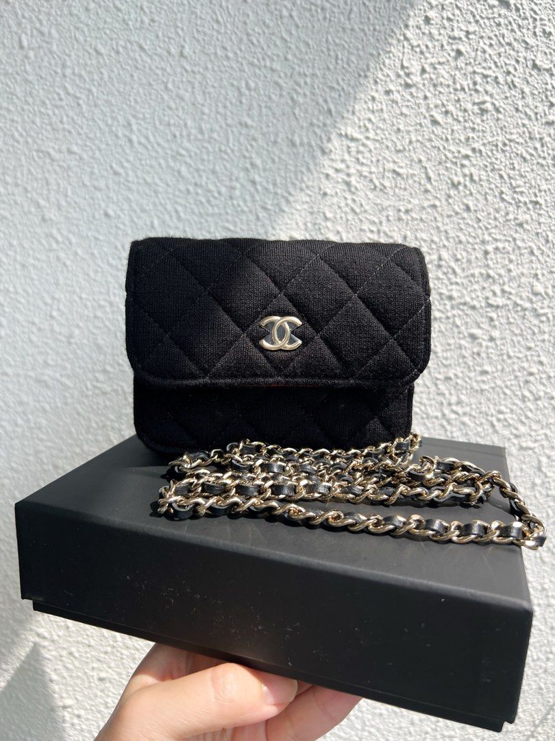 Chanel] Clam shell clutch vip RARE, Luxury, Accessories on Carousell