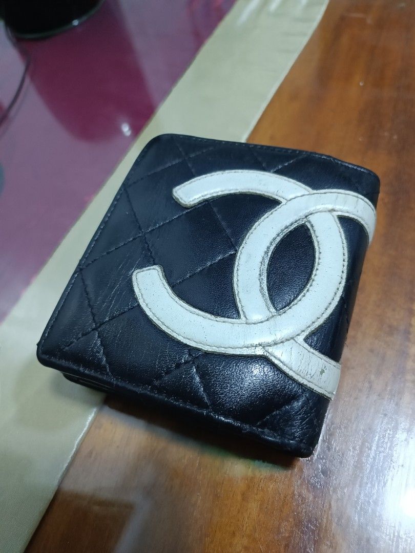 CHANEL CAMBON (Category: Luxury Bags & Wallets) located in Malabon City. Submitted by mistej_restoration (Listing ID 1254229317, Image 2). Description: sign of usage.