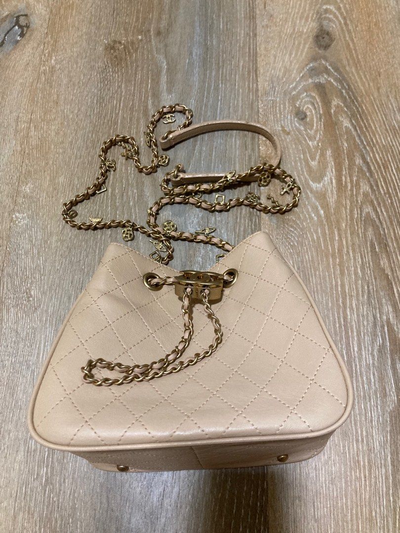 Chanel egyptian bucket bag (zipper cc)