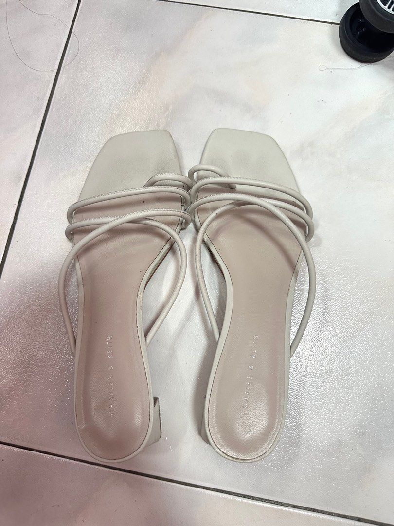 White toe ring sandals shop