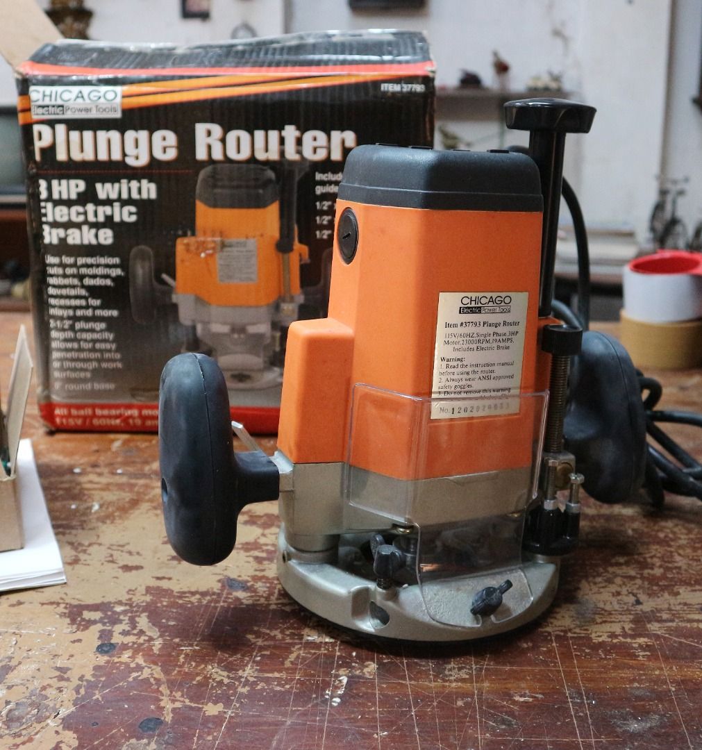 Chicago electric outlet plunge router