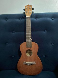 Claymore ukulele 23”
