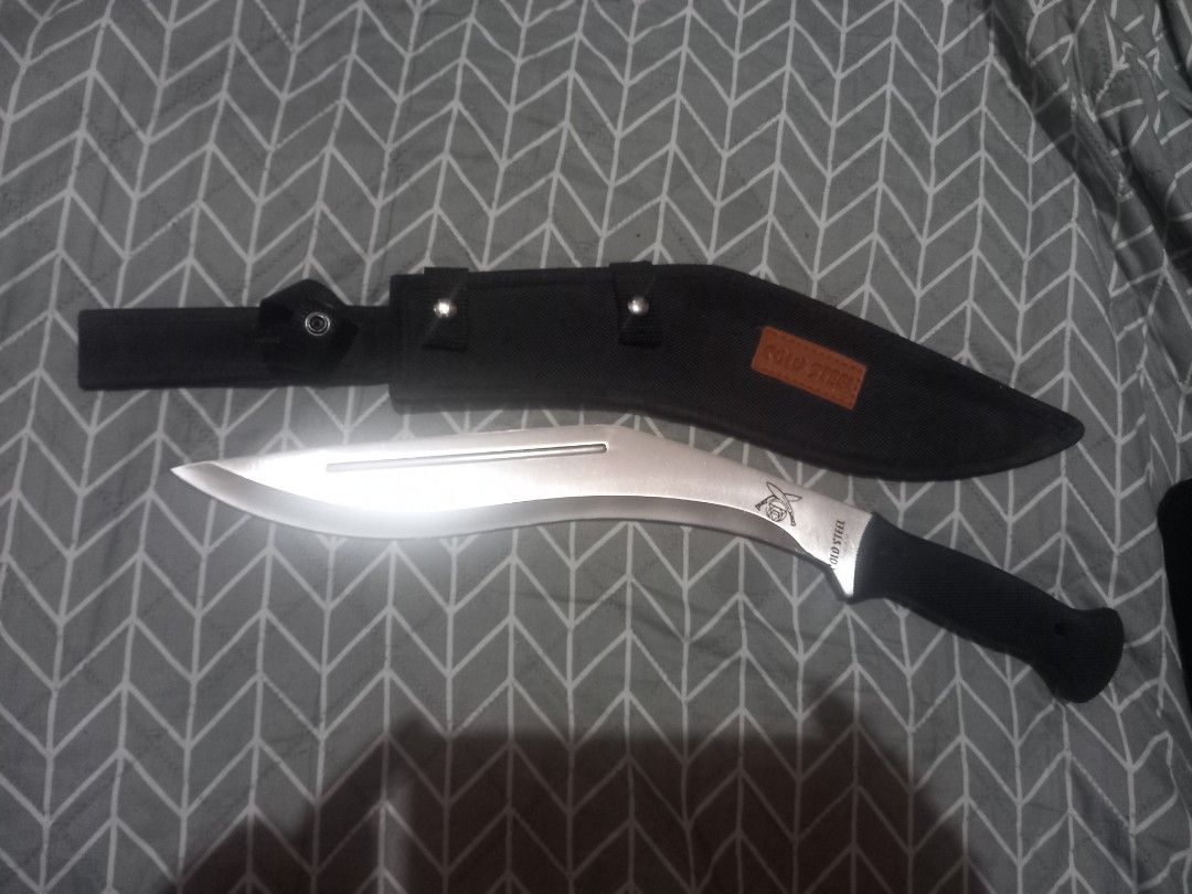 Coldsteel Conqueror, Sports Equipment, Hiking & Camping on Carousell