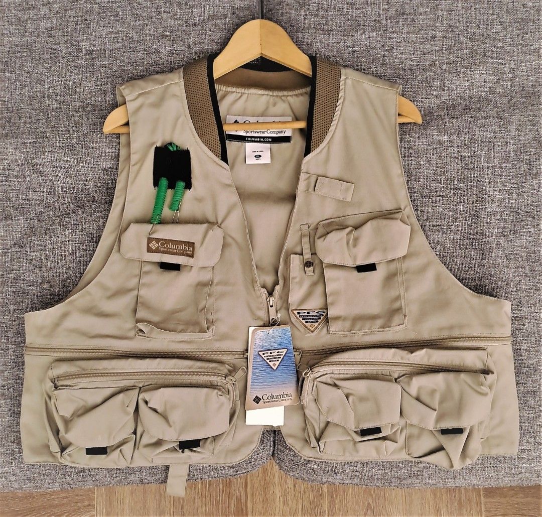 Columbia XL Beige Performance Gear Fishing Vest Zip Pockets Neoprene  Neckline