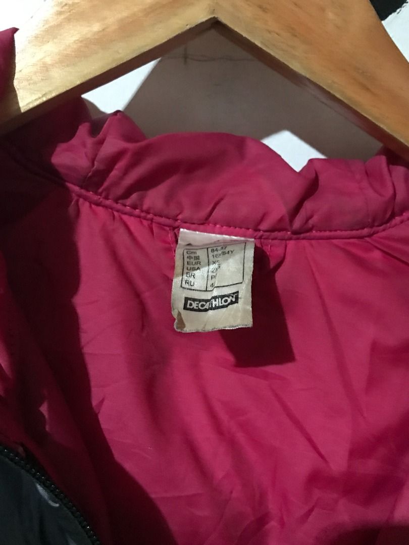 Decathlon puffer jacket, Women's Fashion, Coats, Jackets and Outerwear