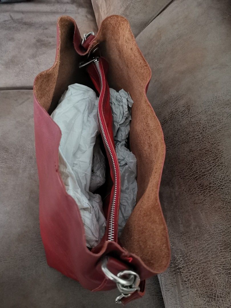 Deep red bag shop