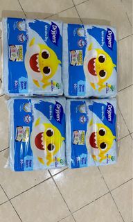 (Category: ) located in . Submitted by shopwithhuda (Listing ID 1254093044, Image 1). Description: .