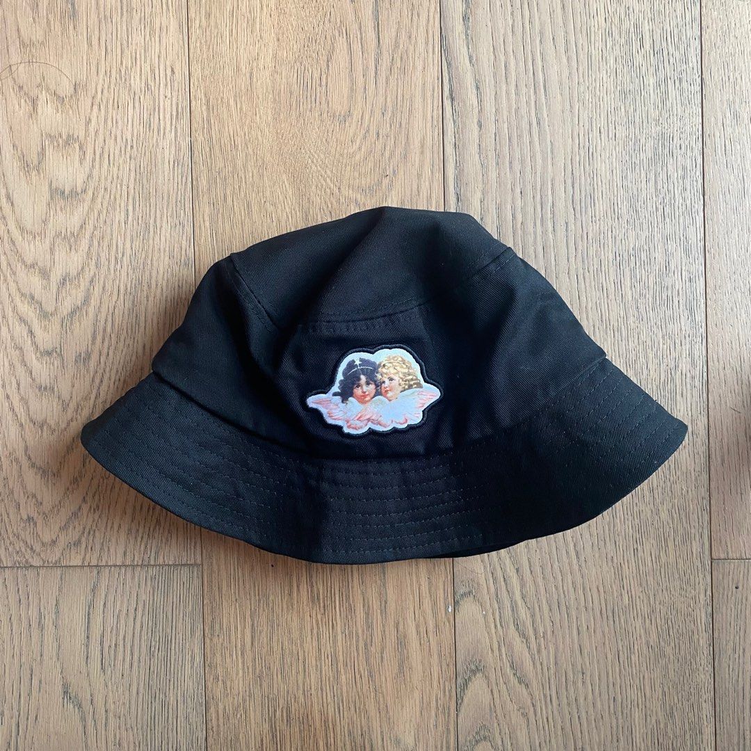 Fiorucci Angels Black Bucket Hat, Women's Fashion, Watches