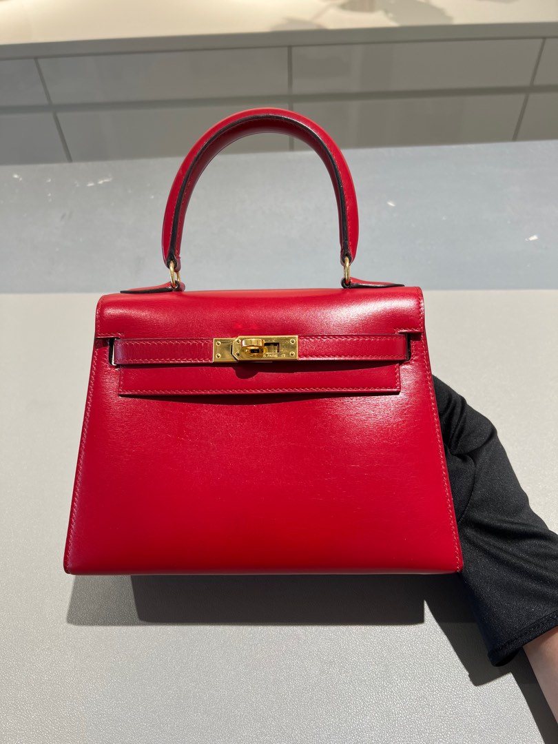 HERMÈS Vintage Mini Kelly 20 shoulder bag in Rouge Vif Box calfskin with  Gold hardware-Ginza Xiaoma – Authentic Hermès Boutique