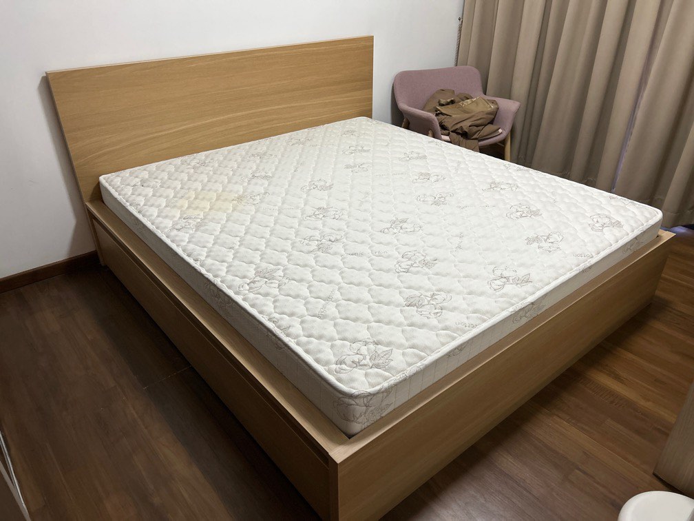 IKEA MALM king size bed with seahorse diamond mattress, Furniture
