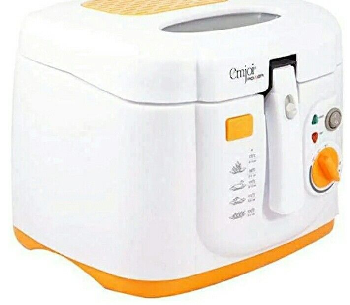 imported deep fryer (Category: Cookware & Accessories) located in Manila. Submitted by blessingsandgrace (Listing ID 1254215513, Image 1). Description: Best seller deep fryer large capacity bowl 2.5 liter with nonstick coating multi functional handle with lifting system cool touch body for your safety removable lid for easy cleaning 220v complete with box.