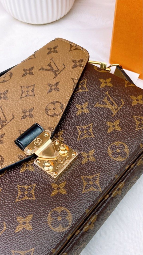 JZC7555 Reverse Monogram Metis Pochette, Luxury, Bags & Wallets on Carousell