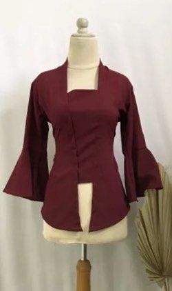 Kebaya kutubaru maroon