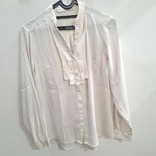 Kemeja Putih Merk Minimal size M