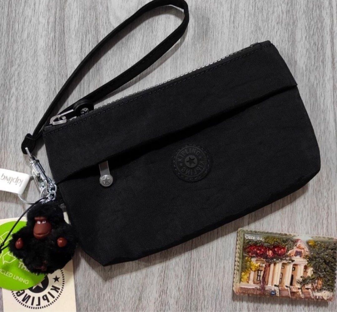 Kipling discount ness pouch