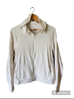 (Category: ) located in . Submitted by bundleuniqlo4all (Listing ID 1254144225, Image 1). Description: .