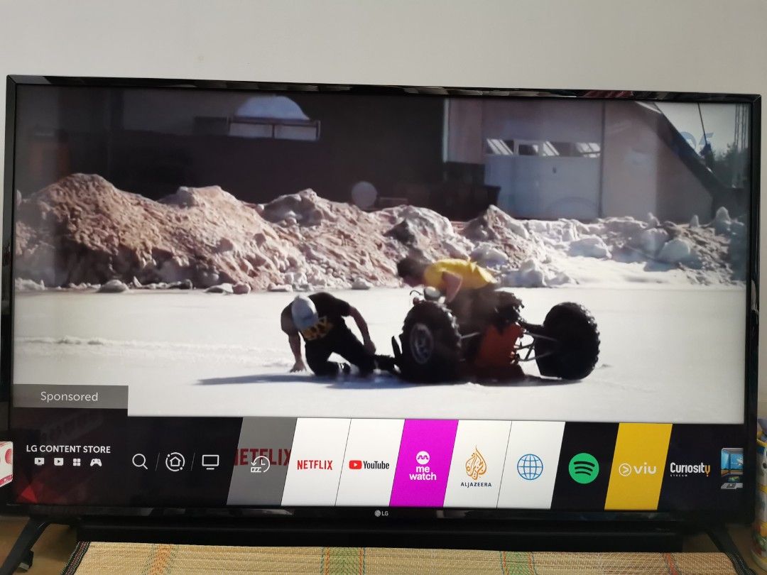 49" LG Smart UHD TV UM7300PTA, TV & Home Appliances, TV & Entertainment ...