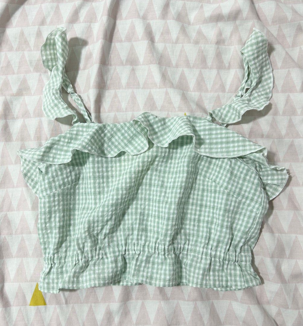 https://www.carousell.sg/p/light-green-gingham-crop-top-1254235595/