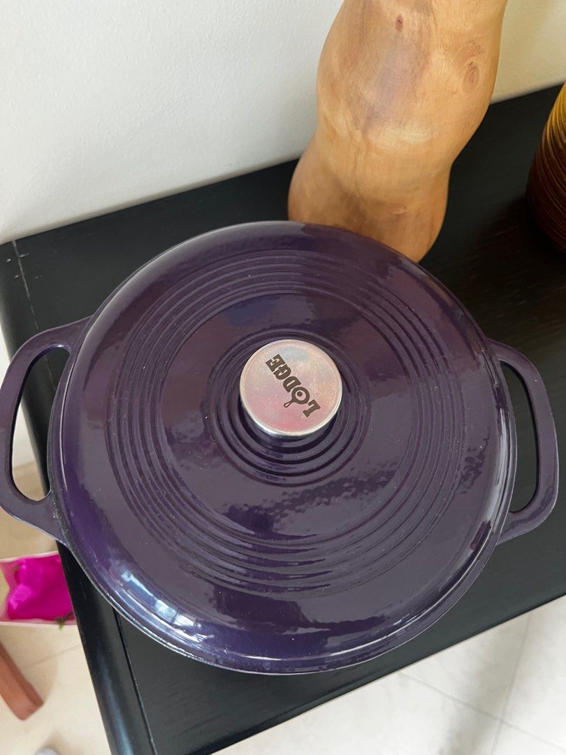 Lodge Dutch Oven 12 inches 6 quart, Furniture & Home Living
