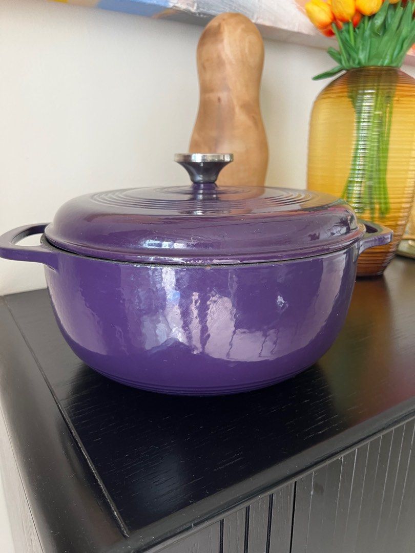 Lodge Dutch Oven 12 inches 6 quart, Furniture & Home Living