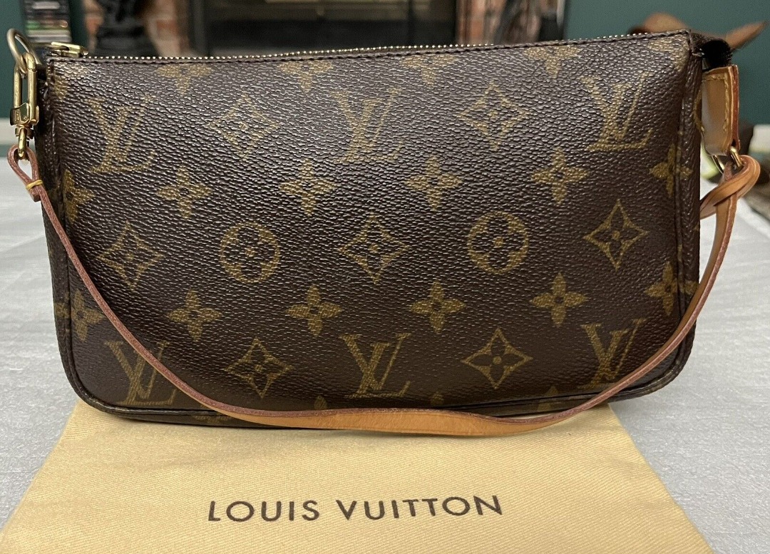 Louis Vuitton Pochette Metis Damier Ebene, Women's Fashion, Bags & Wallets,  Purses & Pouches on Carousell