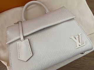 Louis Vuitton LV Women Cluny Mini Handbag Quartz Epi Grained