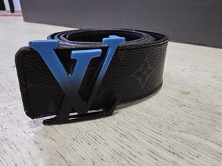 Louis Vuitton Blue Taiga Leather LV Initiales Belt 90CM Louis