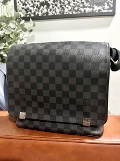 Replica Louis Vuitton N41212 District MM Messenger Bag Damier