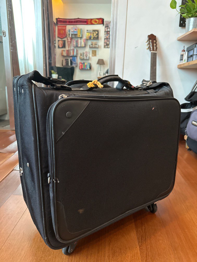 Mendoza small luggage | AsiaXPAT.com