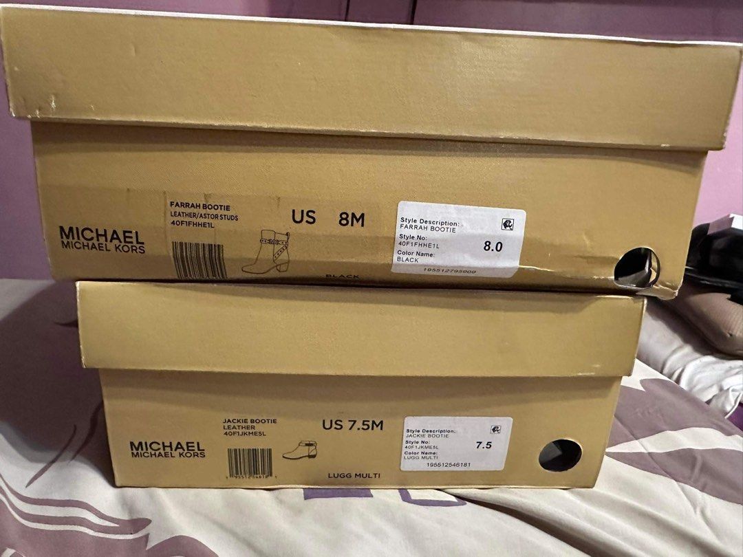Michael kors MK boots brand new (Category: Boots) located in Marikina City. Submitted by joycexee1988 (Listing ID 1254108360, Image 1). Description: Brand ndew mk shoes best fits size 7 malapad na paa :).