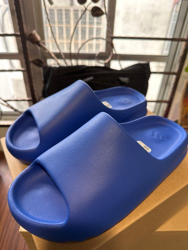 New store yeezy slide