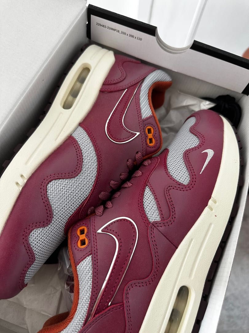 Maroon nike air max hotsell