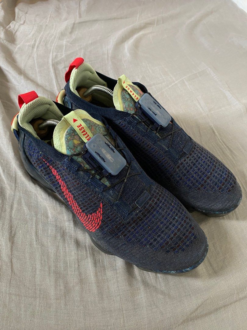 Nike vapormax store obsidian red