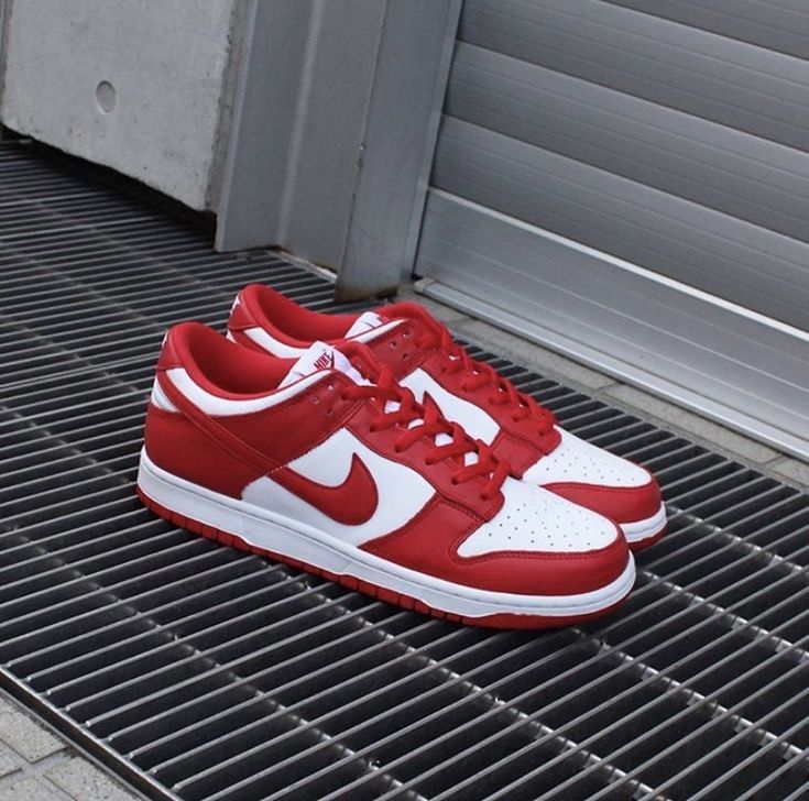 Nike Dunk Low SP White and University Red cm CU